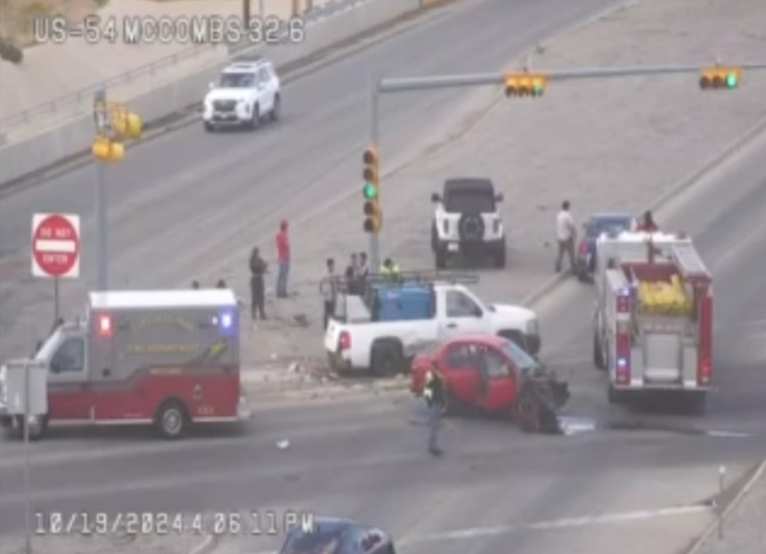 Traffic Alert 2 vehicle crash closes intersection at US 54 South and