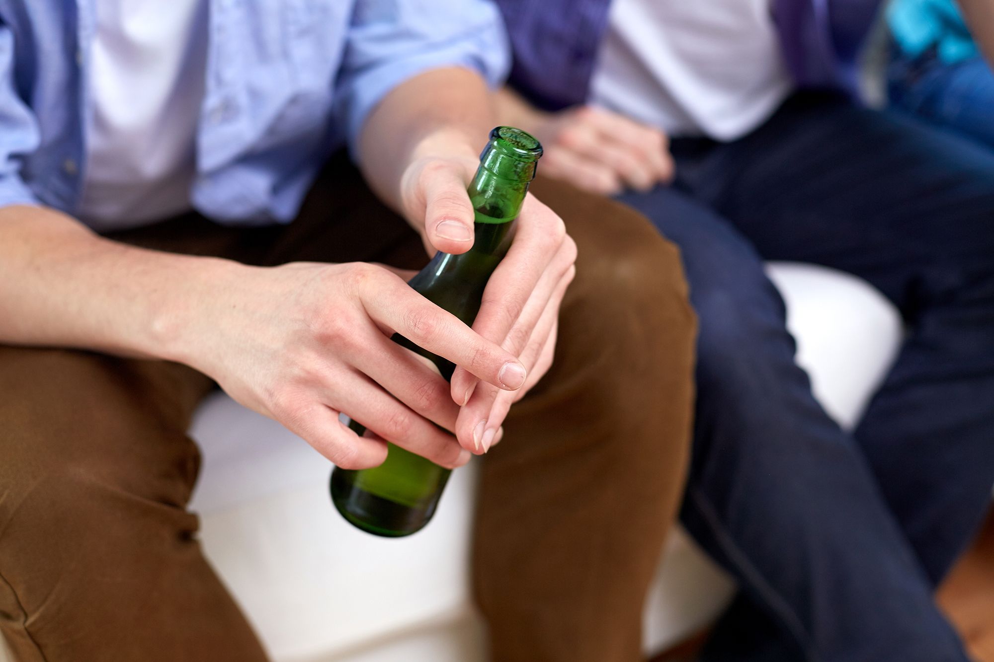 <i>dolgachov/iStockphoto/Getty Images/iStockphoto via CNN Newsource</i><br/>Establishing concrete goals makes it easier to take a break from alcohol
