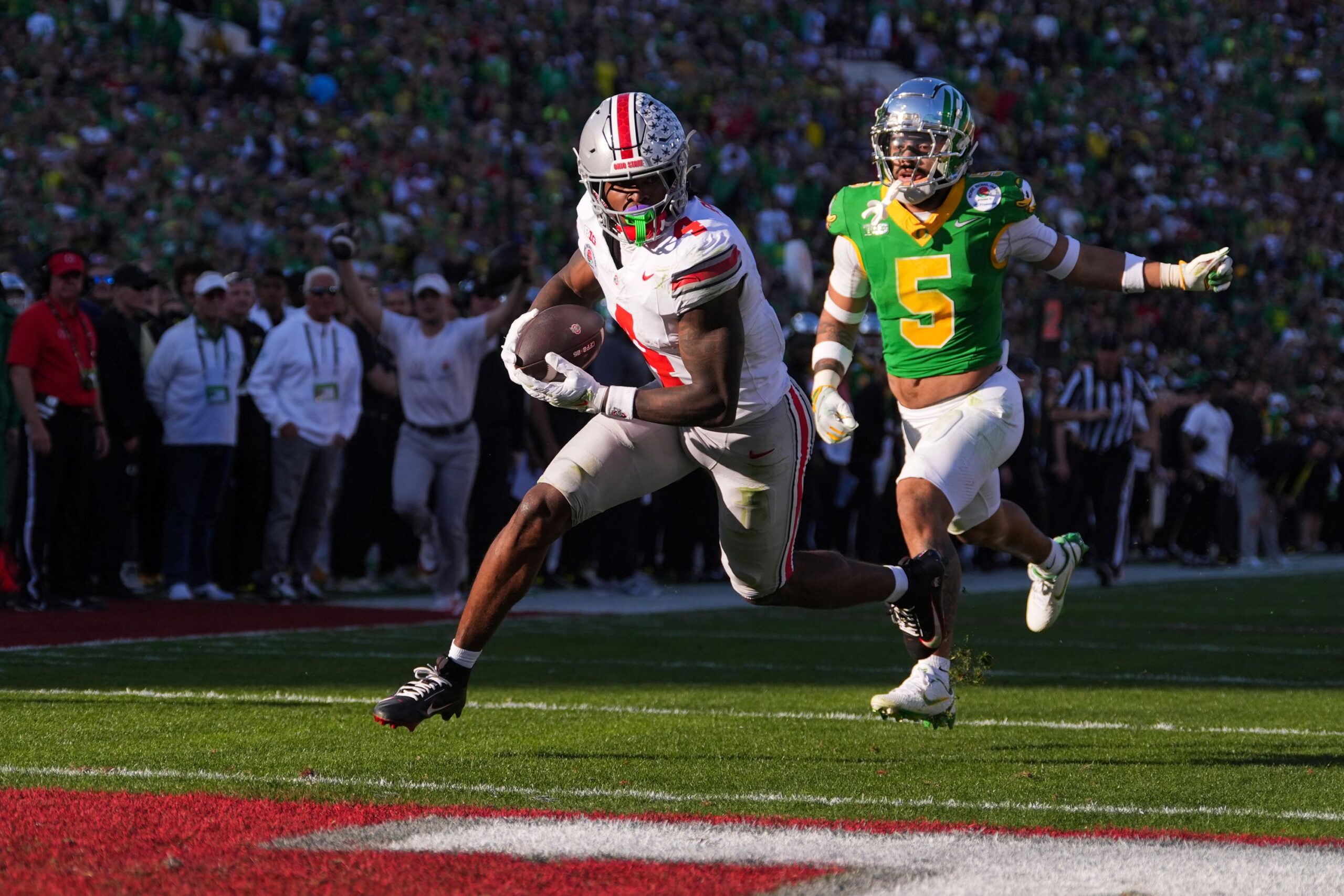 Will Howard finds redemption as Ohio State trounces No. 1 Oregon to