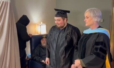 A longtime UnityPoint Health nurse and mom has died just days after getting her final wish to see her son graduate from college.