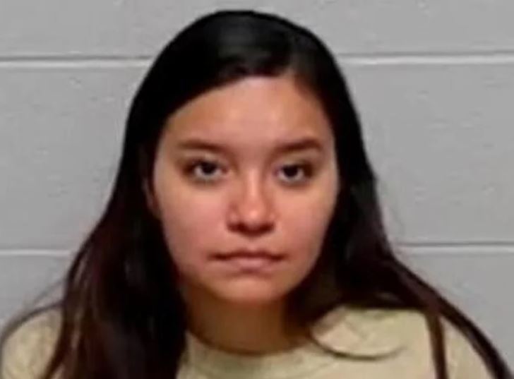 <i>Lake Forest and Lake Bluff police/WBBM via CNN Newsource</i><br/>Darissa Chavarria is accused of stealing thousands of dollars' worth of jewelry