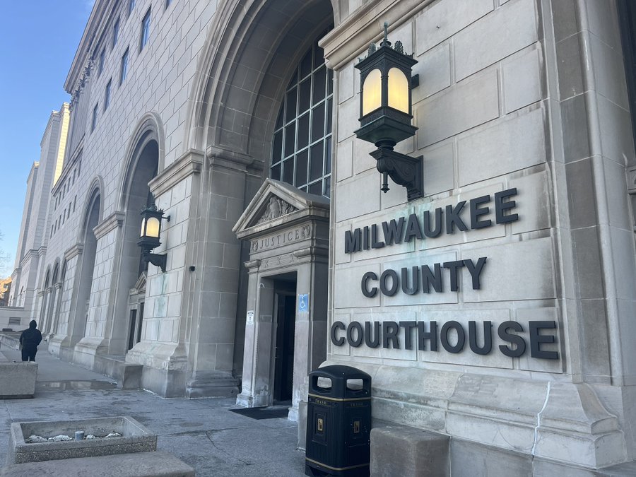 <i>@KathrynMerckTV/WDJT via CNN Newsource</i><br/>Milwaukee Police Department schedules state-mandated SRO training after judge threatens $1K-per-day fines.