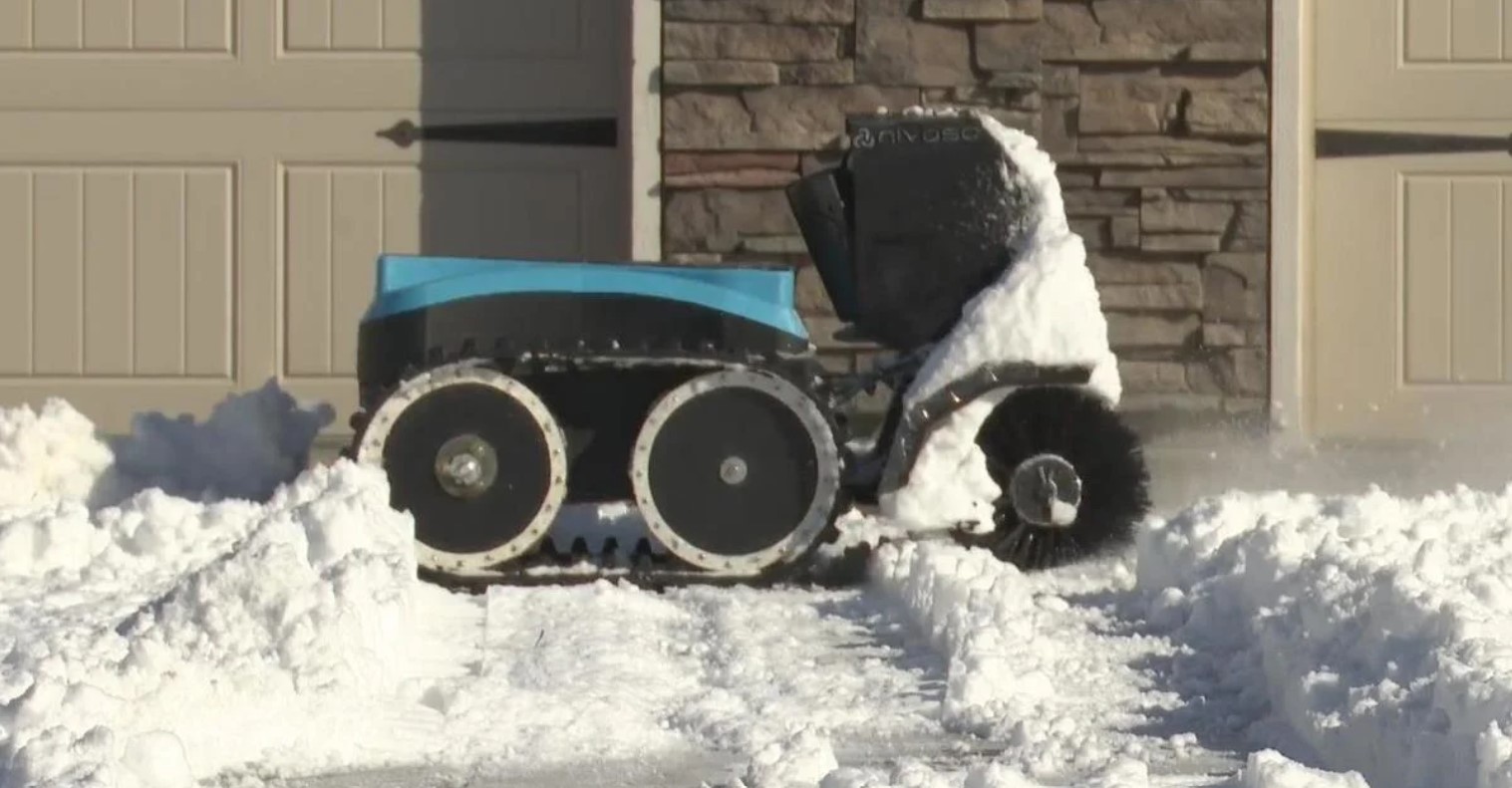 <i>WCCO via CNN Newsource</i><br/>University of Minnesota senior Max Minakov's snow-clearing robot named Nivoso is seen here.