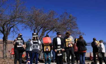 Immigrant rights activist Jeanette Vizguerra was taken into custody by ICE agents on Monday.