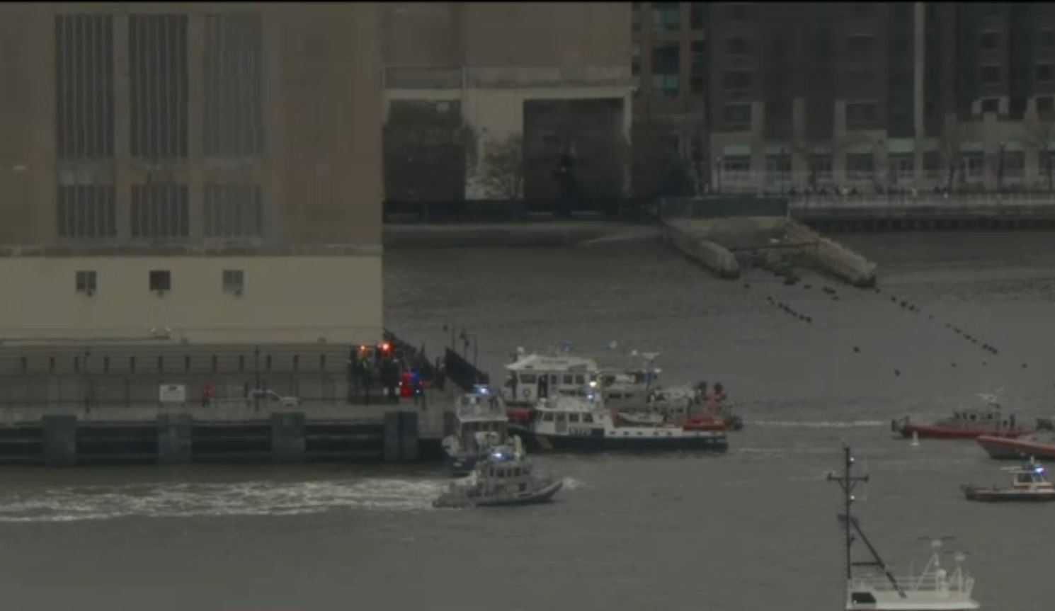 Helicopter crashes in Hudson River in New York City, all 6 on board ...