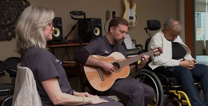 <i>KYW via CNN Newsource</i><br/>The therapy is called Music and Mindfulness and it helps patients feel less pain and anxiety.
