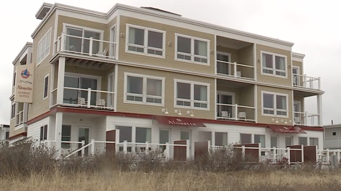 <i>WMTW via CNN Newsource</i><br/>Business owners in Old Orchard Beach have relied on business from Canadian tourists for their survival. Many hotels and motels have French names