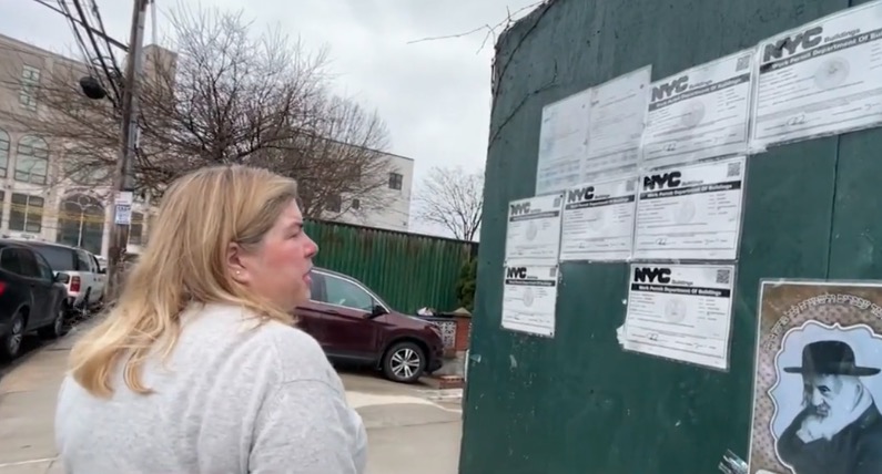 <i>WCBS via CNN Newsource</i><br/>