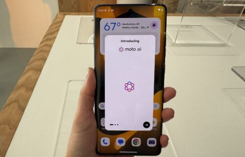 Motorola’s Razr Ultra includes AI software from Perplexity
