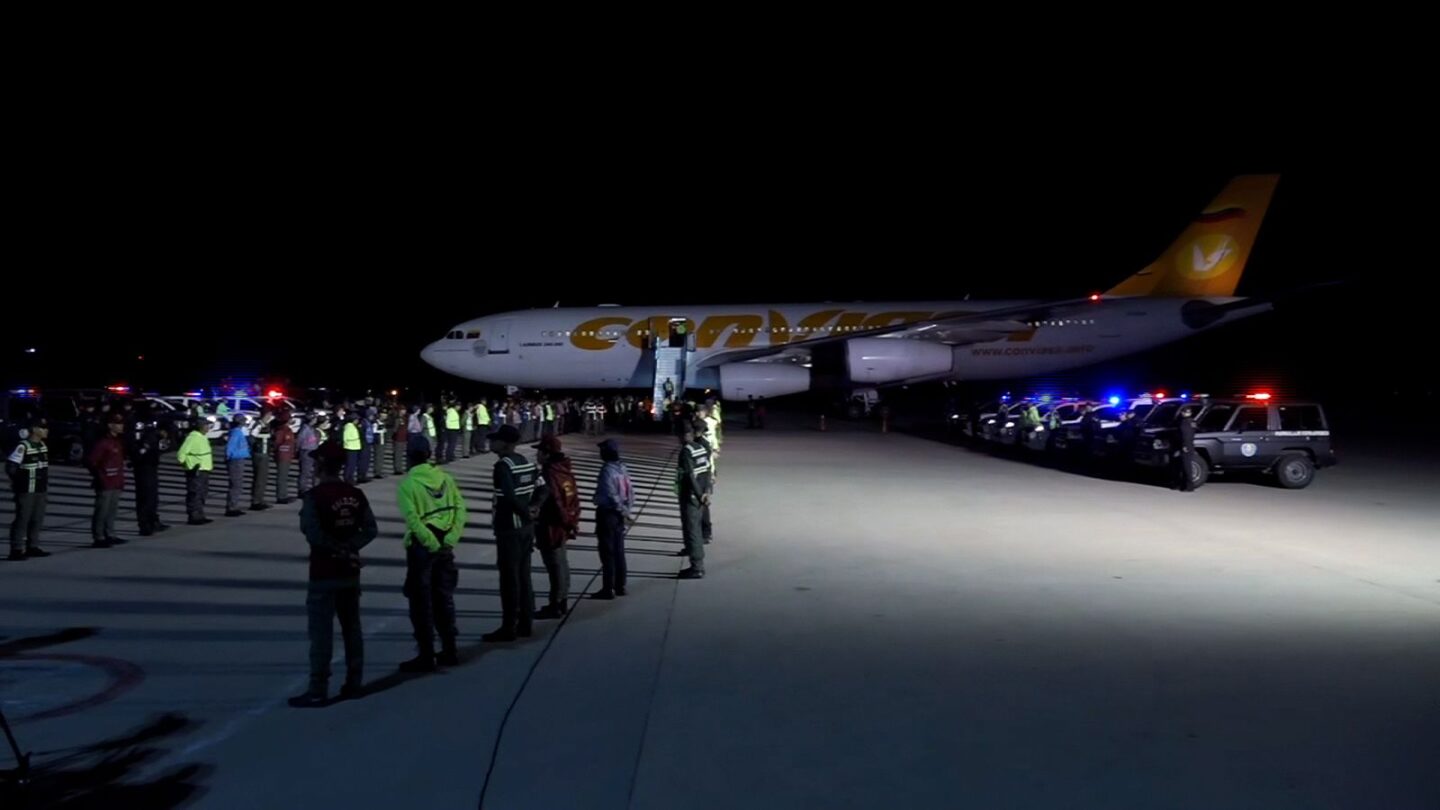 <i>CNN via CNN Newsource</i><br/>Flight carrying Venezuelan deportees from US arrives at La Guaira