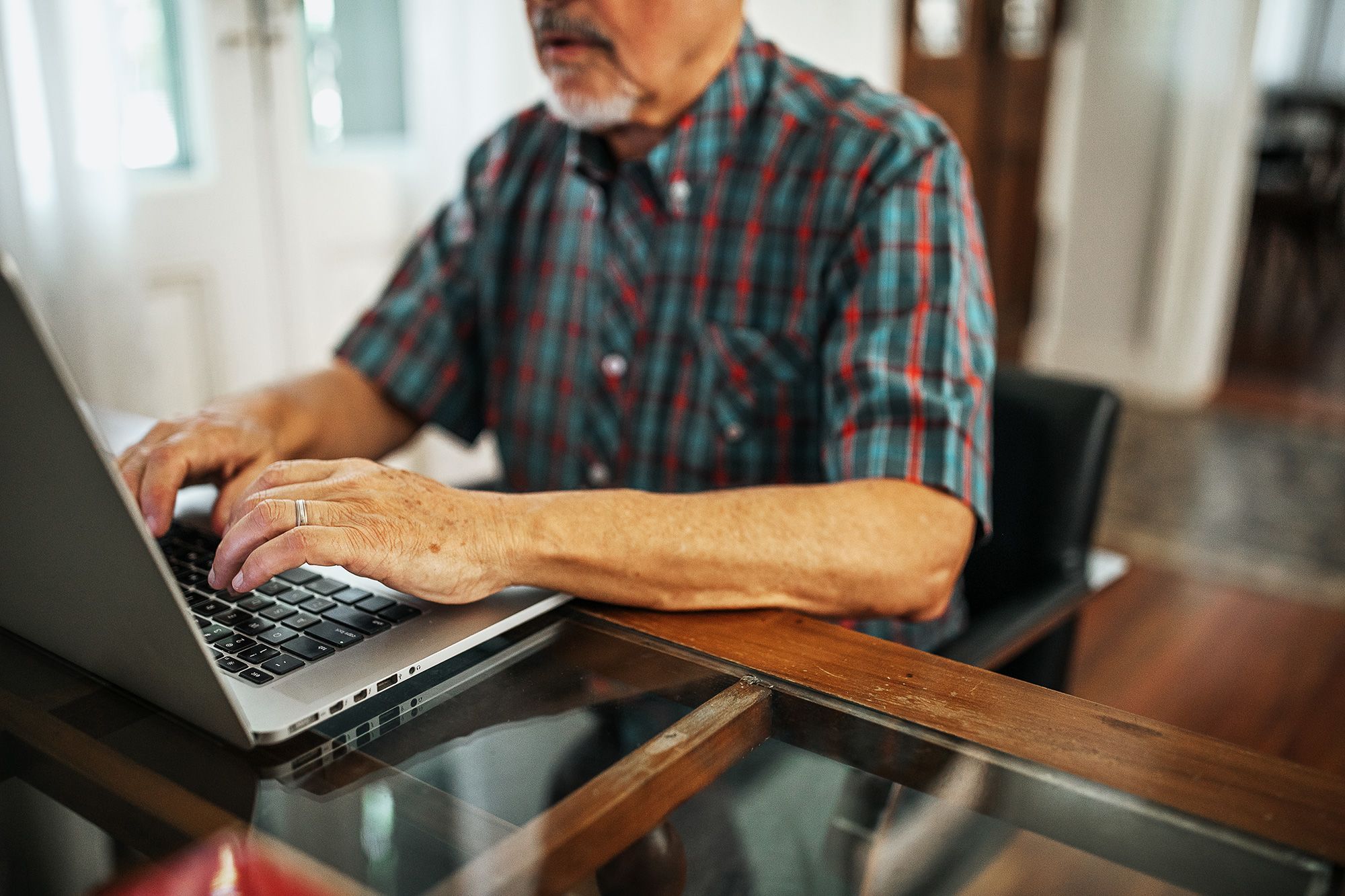 Use of computers & technology linked with a lower risk of cognitive impairment