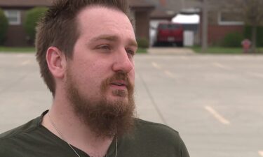 A postal worker in St. Clair Shores says he didn’t think twice when he found some cash in the driveway of a woman’s home