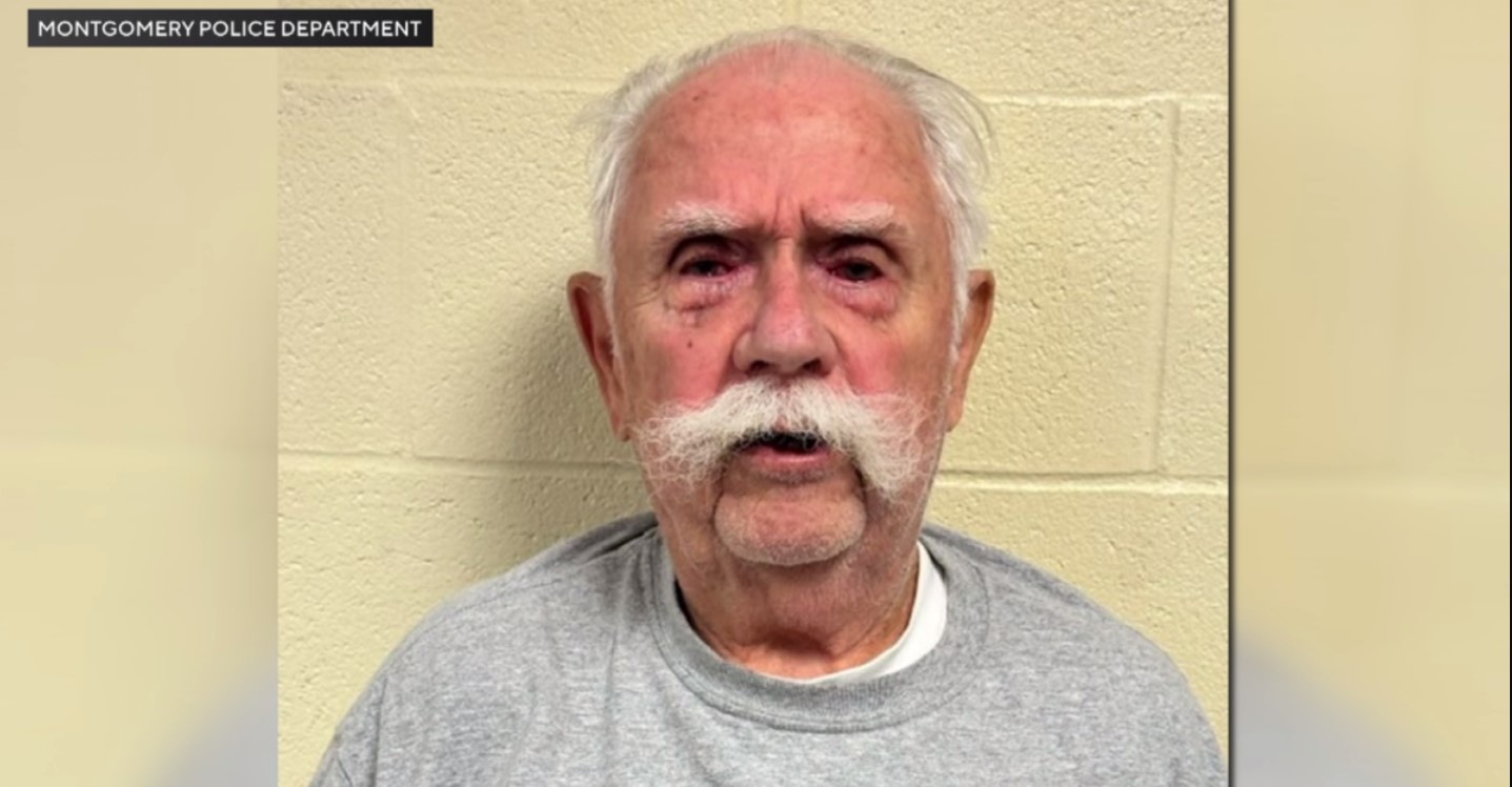 <i>WBBM via CNN Newsource</i><br/>Michael Farris