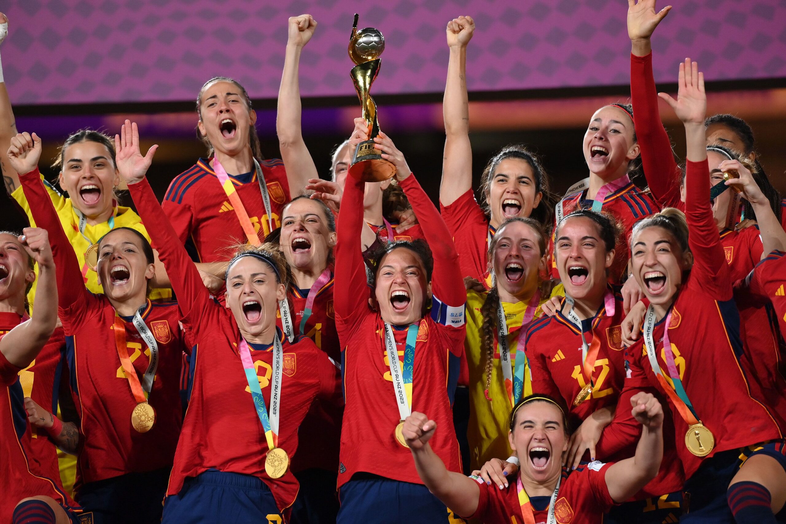 <i>Justin Setterfield/Getty Images via CNN Newsource</i><br/>Ivana Andres of Spain lifts the World Cup trophy following victory after the FIFA Women's World Cup Australia & New Zealand 2023 Final.