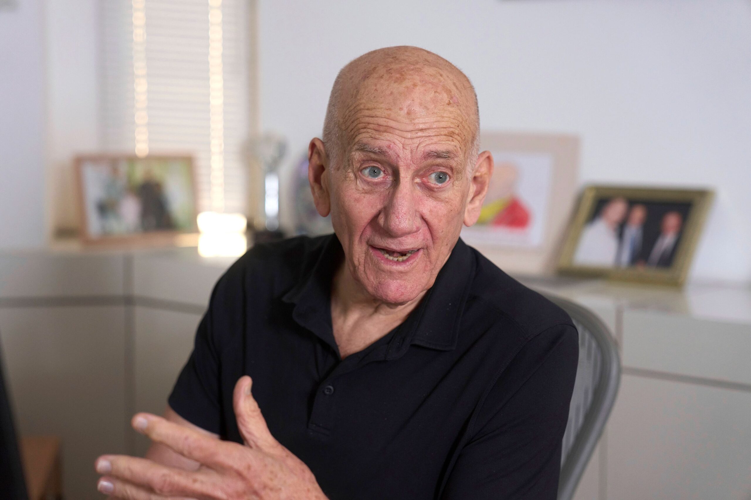 <i>Ariel Schalit/AP via CNN Newsource</i><br/>Ehud Olmert leveled most of his criticism at his successor Benjamin Netanyahu
