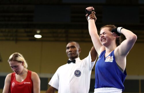 Georgia O'Connor (left) punches Erica Juana Gabriela Álvarez during their super-welterweight contest at Utilita Arena in April 2022.