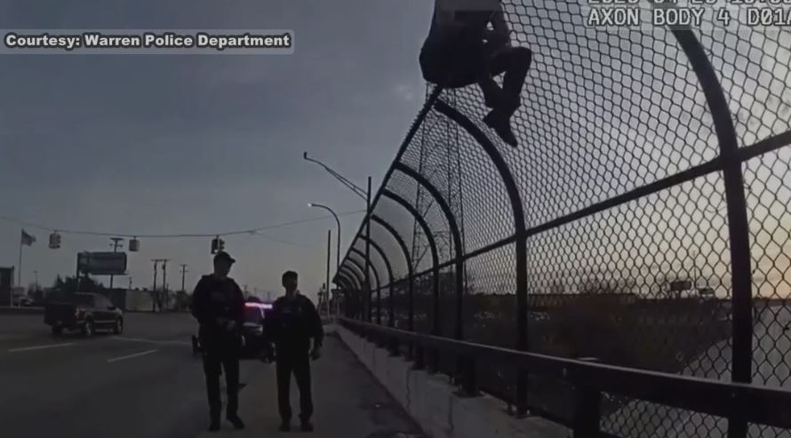 <i>Warren Police Department/WWJ via CNN Newsource</i><br/>Shown on body camera footage