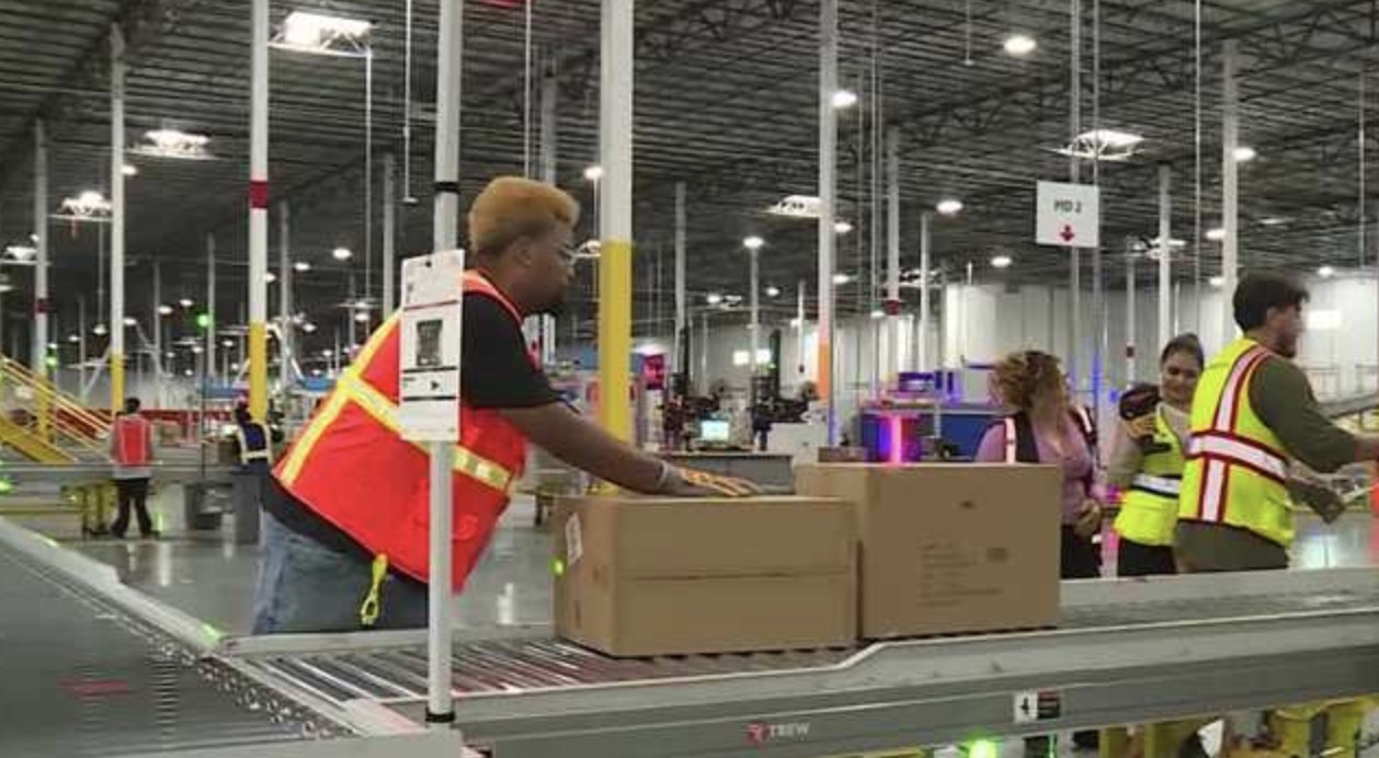 <i>KSBW via CNN Newsource</i><br/>Amazon has launched a new cross dock facility in Hollister