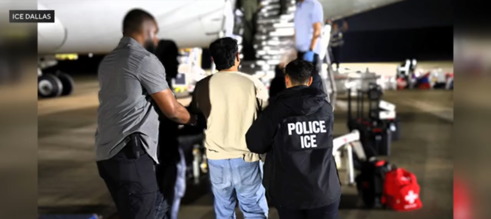 <i>ICE Dallas via CNN Newsource</i><br/>U.S. Immigration and Customs Enforcement said it returned 122 immigrants