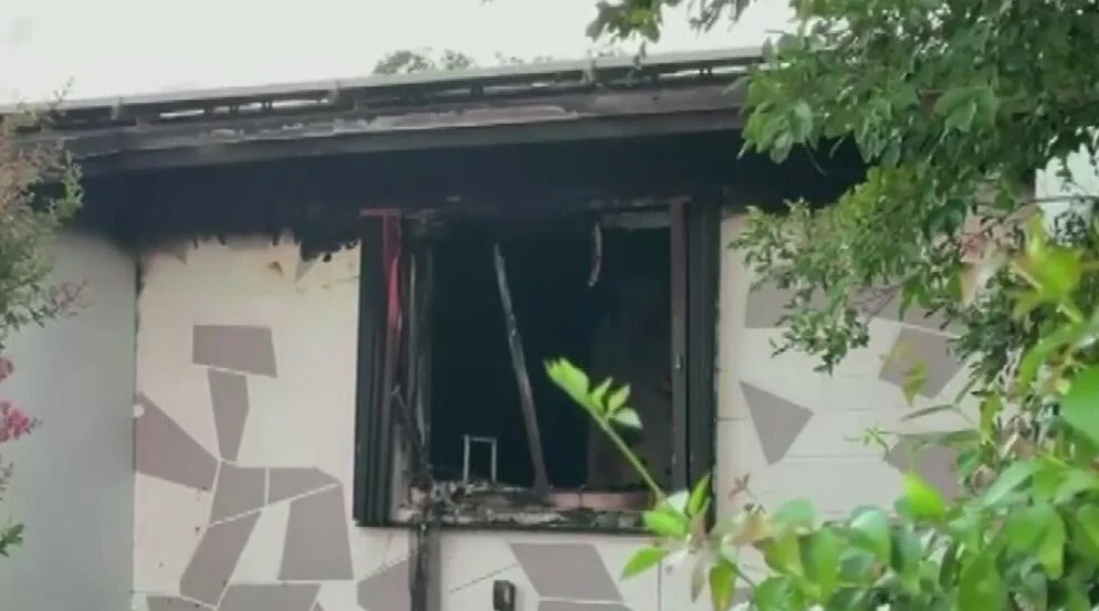 <i>WFOR via CNN Newsource</i><br/>A family is without a home and their dog is dead after a fire early Wednesday morning in Miami Gardens.