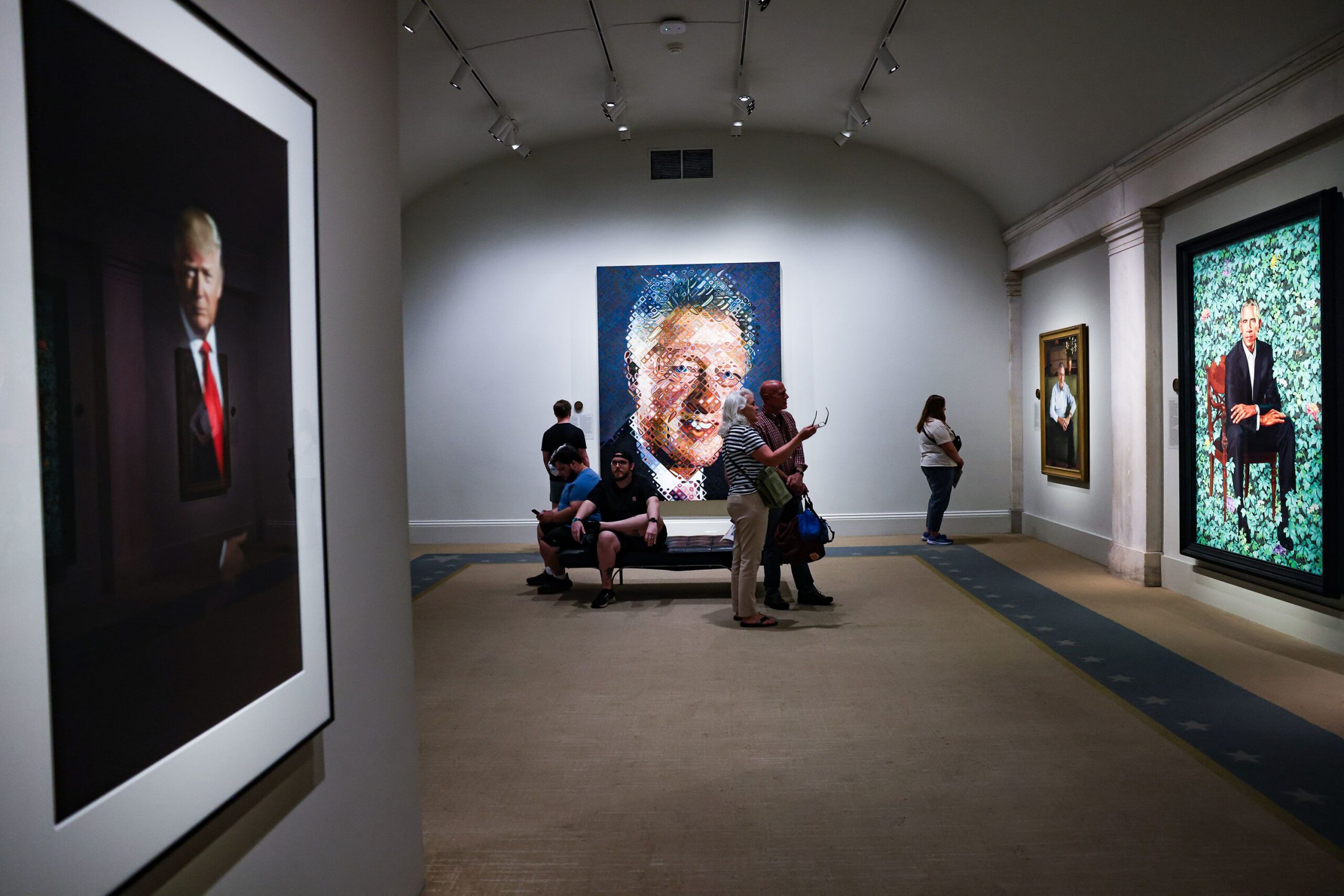 <i>Valerie Plesch/For The Washington Post via Getty Images via CNN Newsource</i><br/>Visitors tour the 