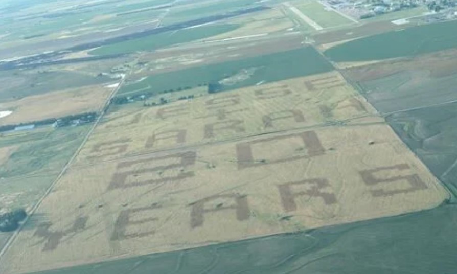 <i>Abby Wray/KAKE via CNN Newsource</i><br/>A Pratt farmer wanted to show his wife just how much he loved her
