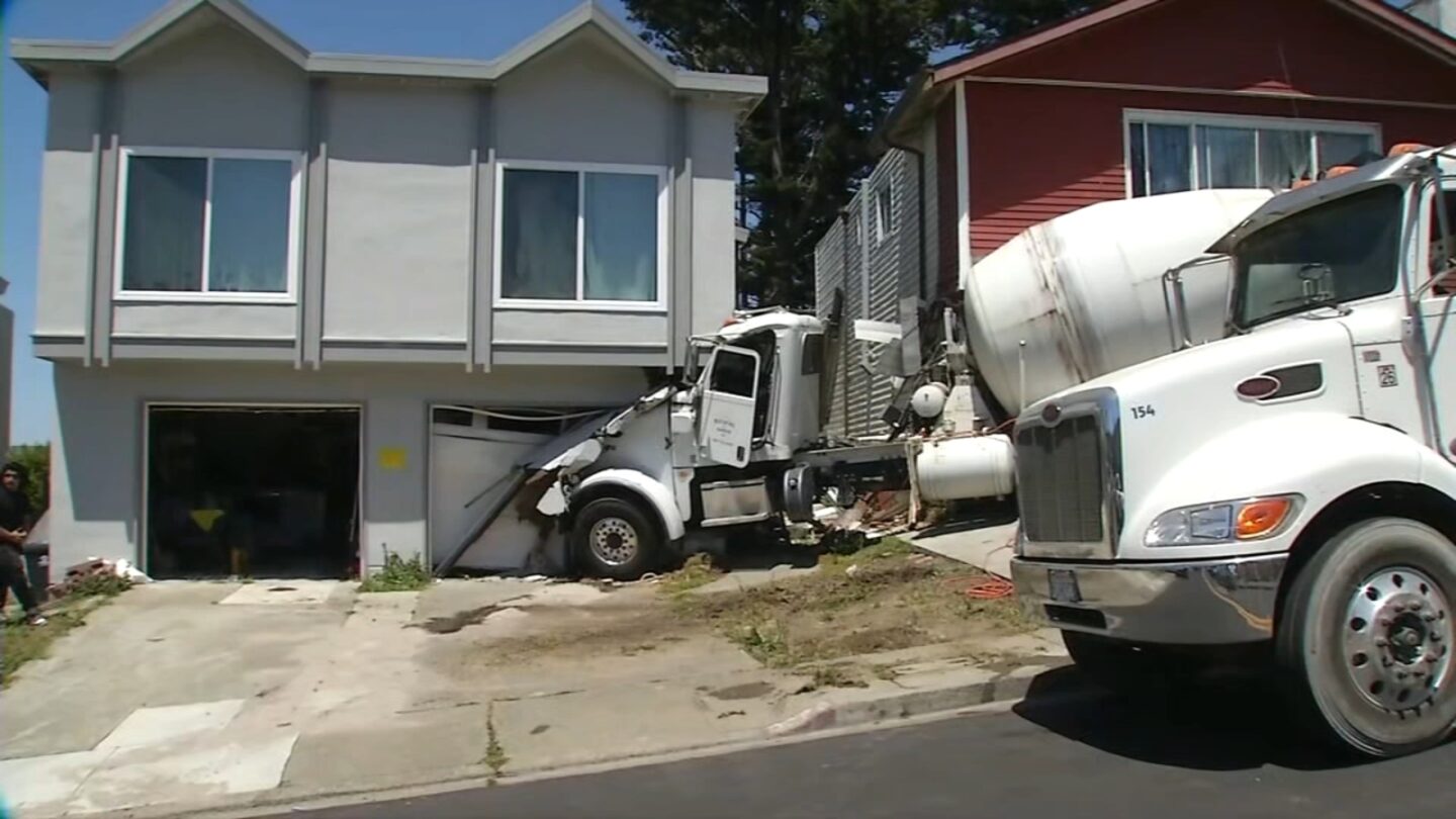 <i>KGO via CNN Newsource</i><br/>A cement truck crashed into a home in Daly City on Friday. The home next door was also damaged. They say the damage left them without gas or heat