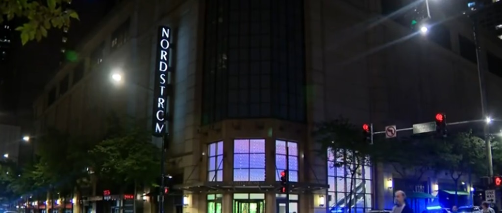 <i>WBBM via CNN Newsource</i><br/>