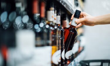 A record low percentage of Americans say they drink alcohol and the major say it's not healthy