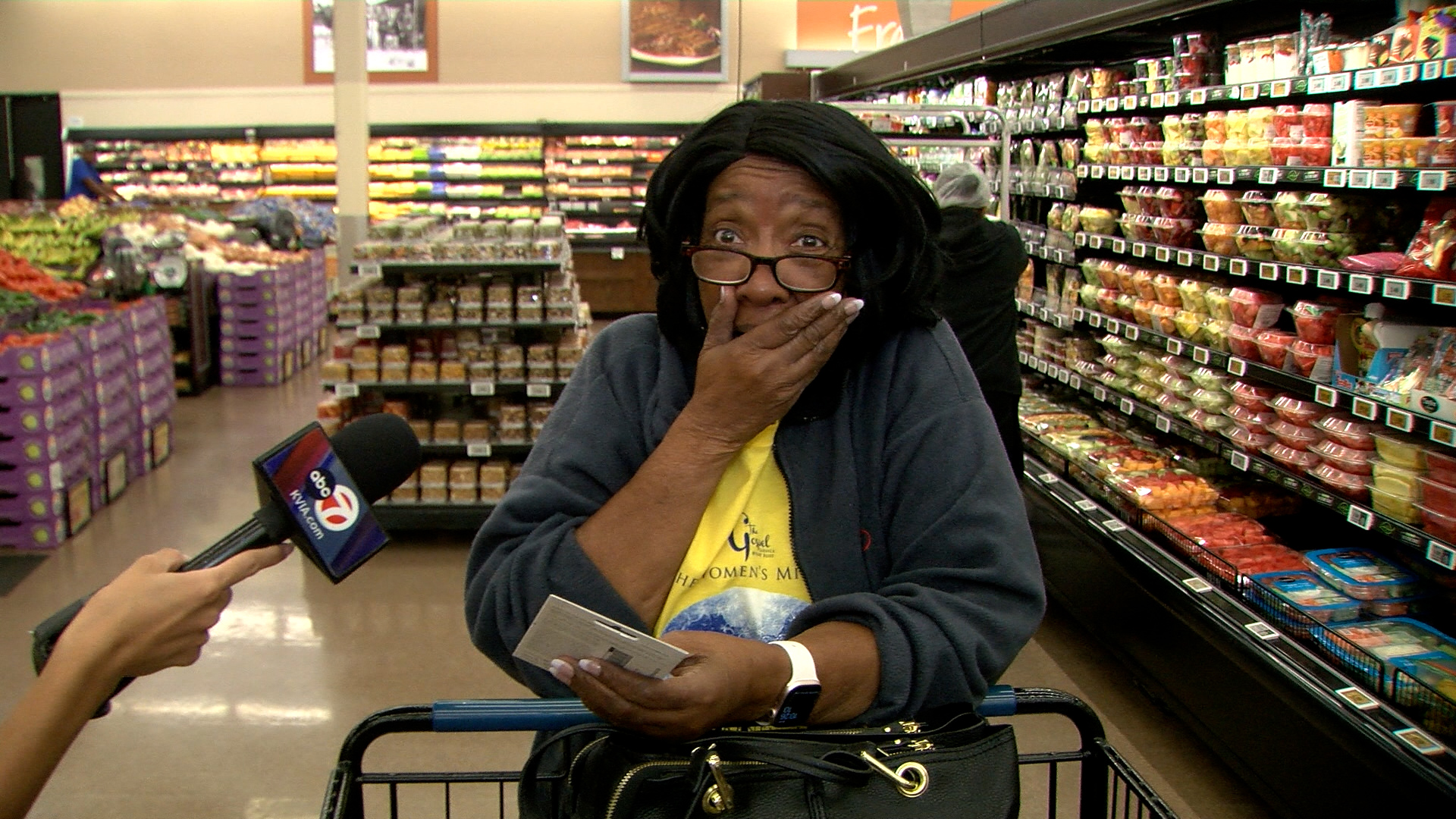 ABC-7, Albertsons surprise customers with gift cards for Hunger Action Month
