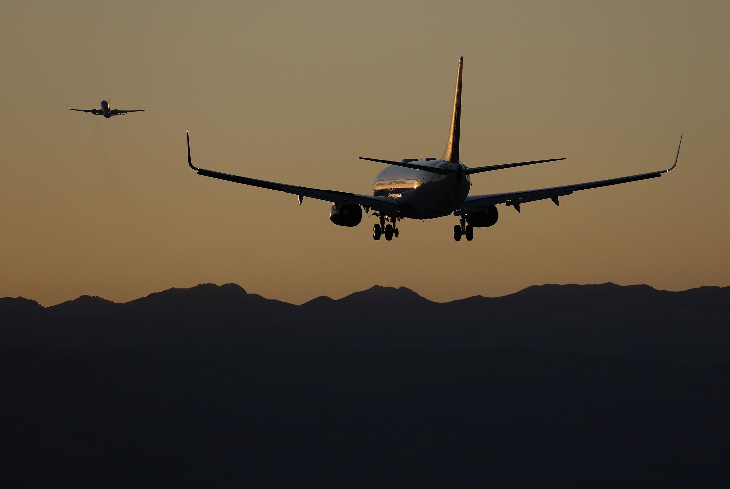 <i>Justin Sullivan/Getty Images via CNN Newsource</i><br/>Planes land and take off in this file photo from 2022.