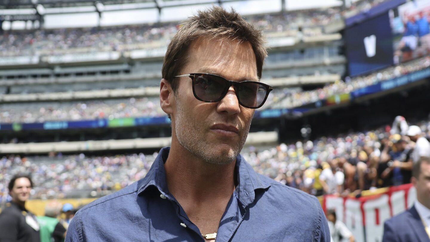 <i>David Becker/AP via CNN Newsource</i><br/>Brady was watching from the Raiders coaches booth as Las Vegas lost 20-9 to the Chargers.