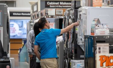 Spending at US retailers rose more than expected in August