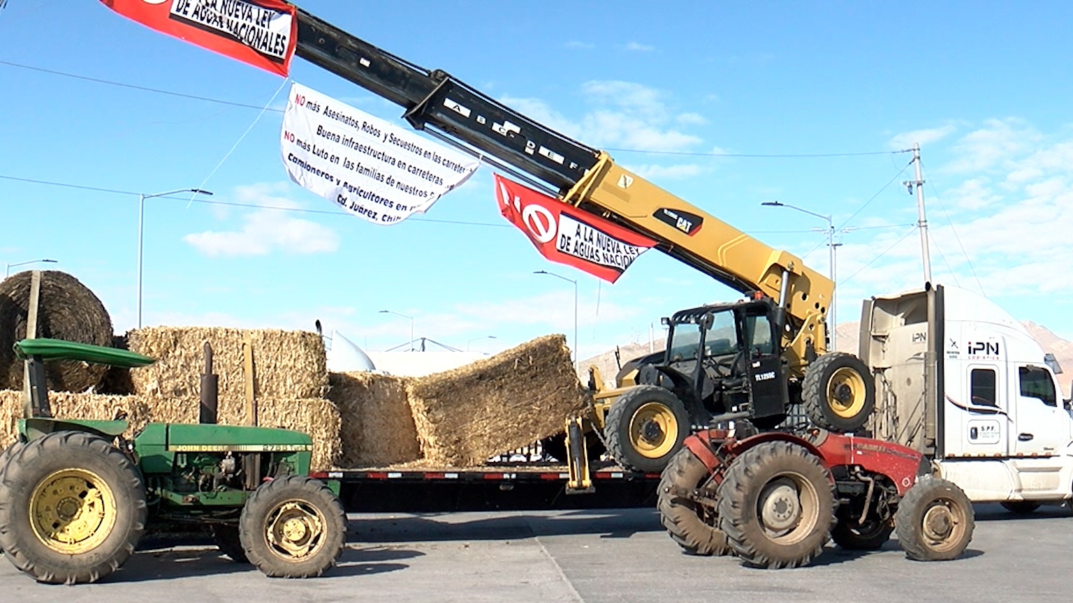 Chihuahua farmers block ports of entry in Juárez again in protest against new national water law