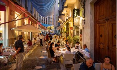 Some etiquette is standard across all styles of dining