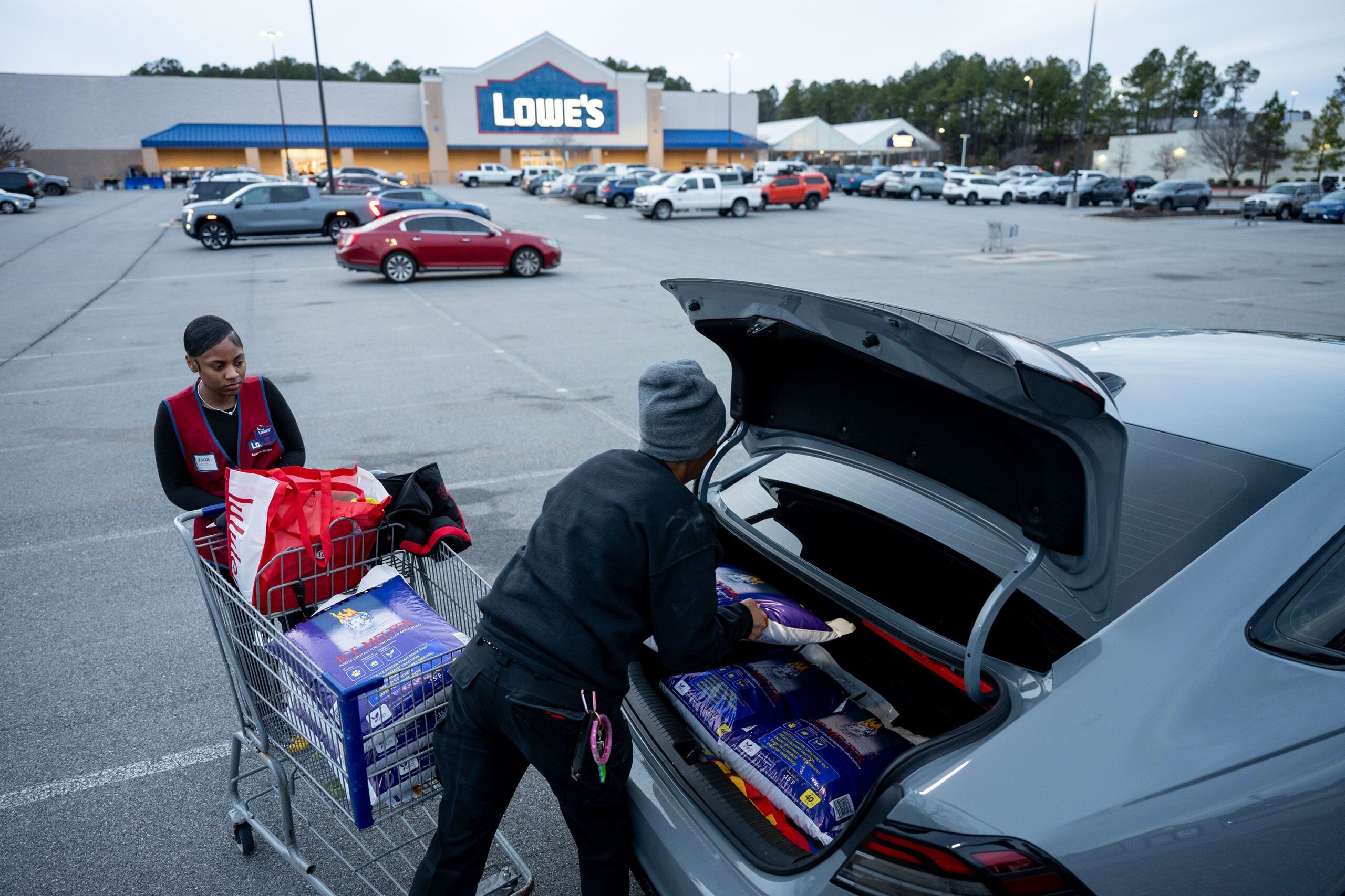 <i>Julio Cortez/AP via CNN Newsource</i><br/>A sign above Highway 121 in Fort Worth