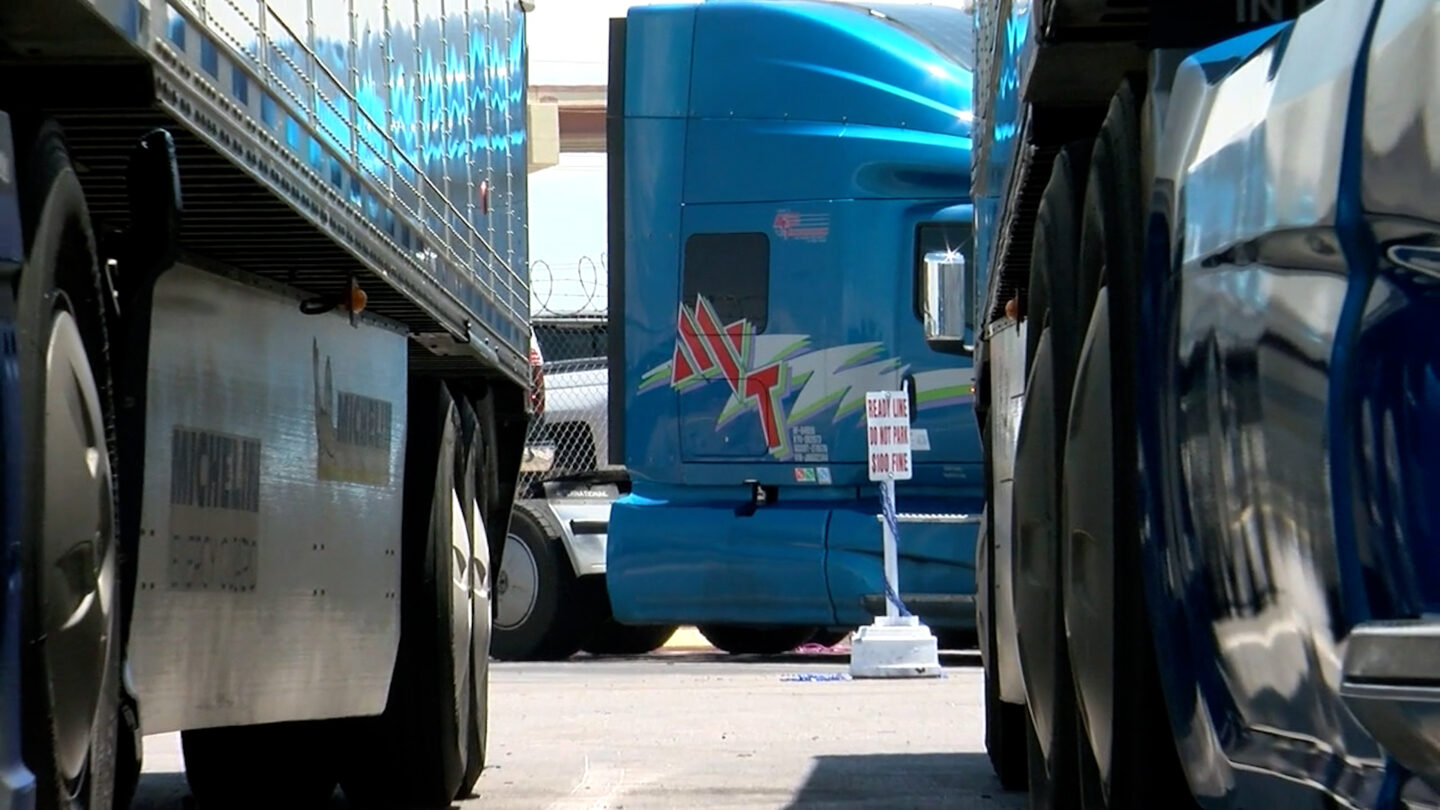 Mesilla Valley Transportation semi-trailers 