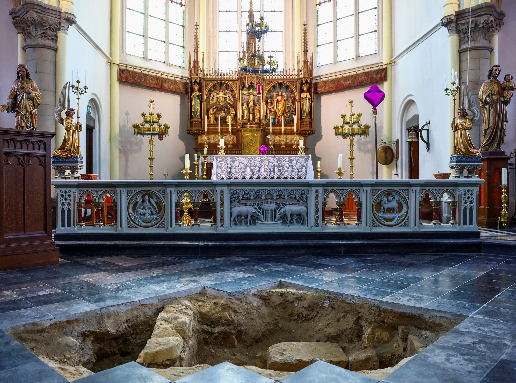 <i>Silver Screen Collection/Moviepix/Getty Images via CNN Newsource</i><br/>Gene Kelly is pictured as D'Artagnan in the 1948 movie "The Three Musketeers."