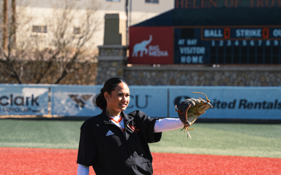 utep softball web pic 1