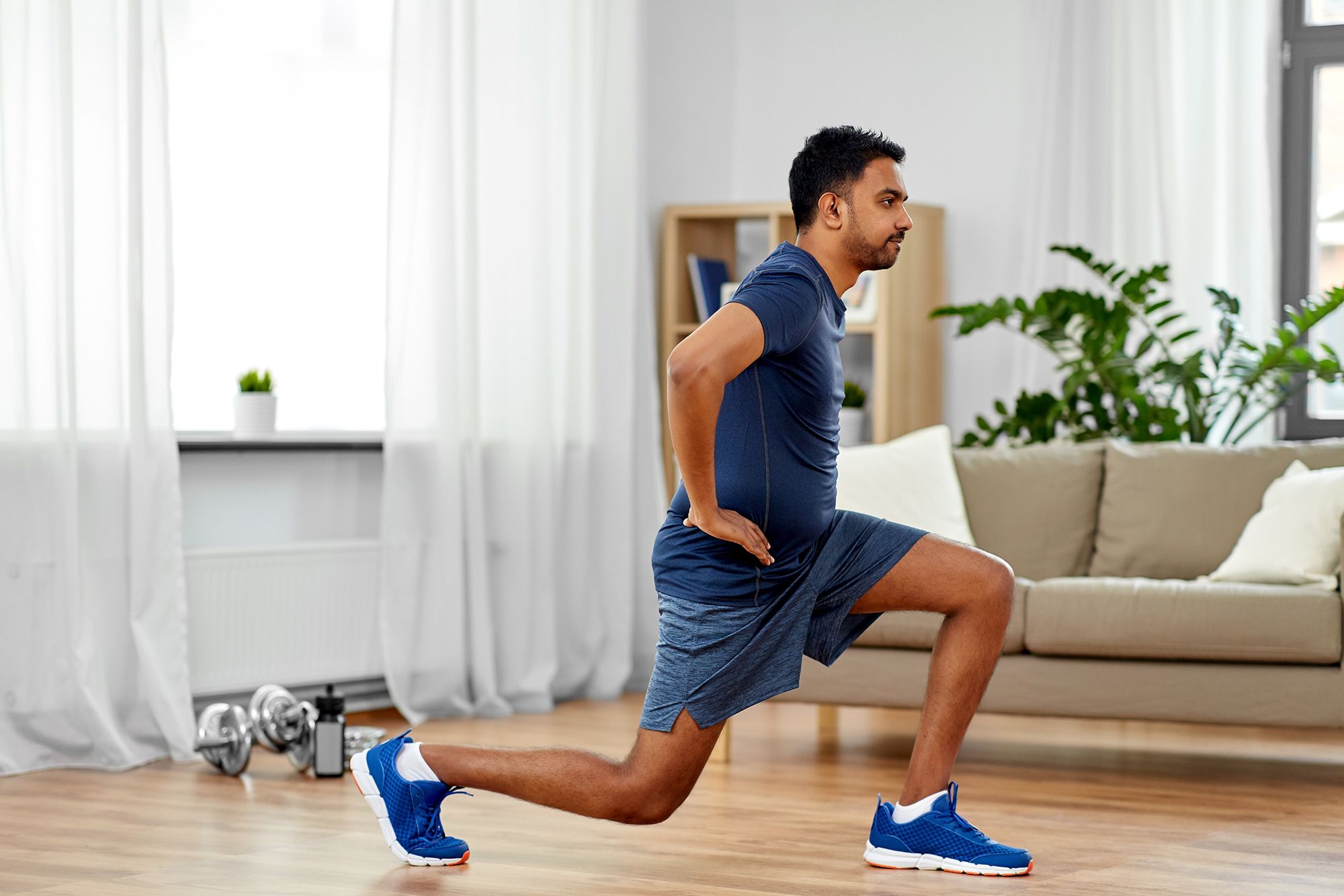 <i>dolgachov/iStockphoto/Getty Images via CNN Newsource</i><br/>Muscle compensation may show up while you are completing lunge reps.