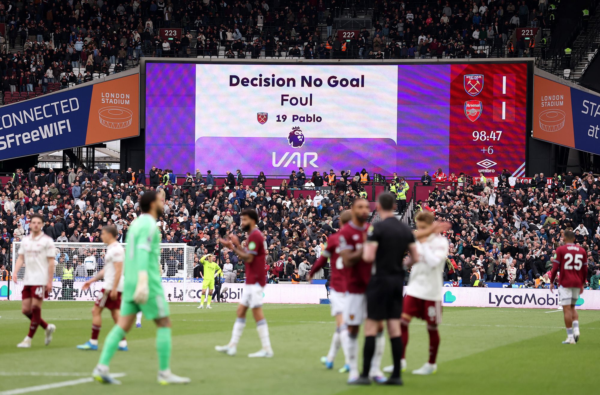 <i>Justin Setterfield/Getty Images via CNN Newsource</i><br/>Arsenal fans react during the VAR review.