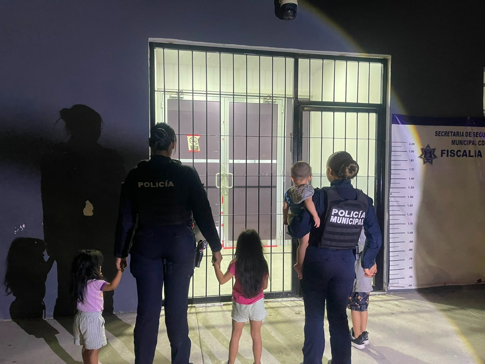 Four children rescued after being left home alone in Juárez.