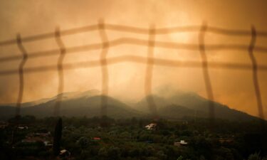 A view of a wildfire on a mountain in Onda