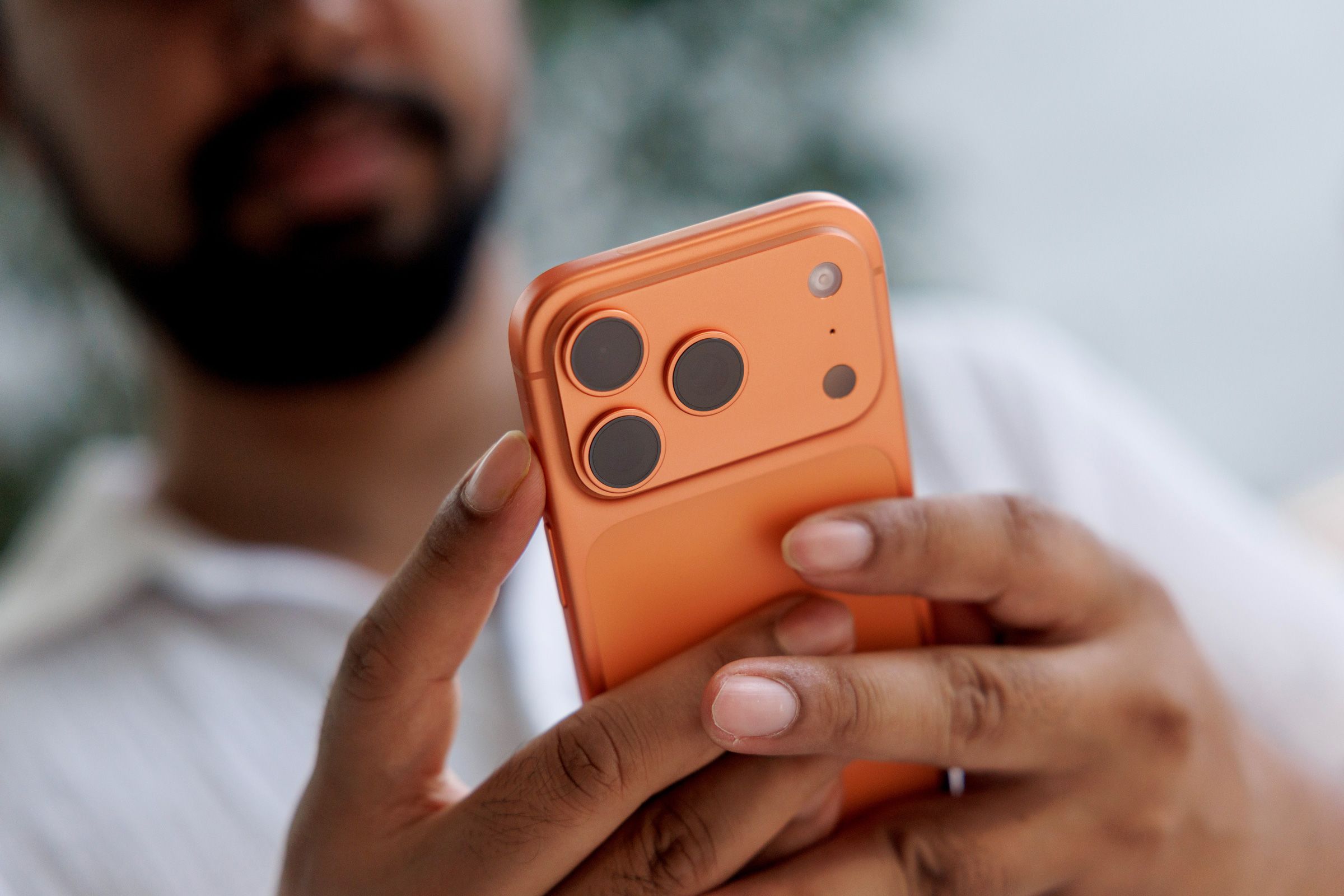 <i>Eric Thayer/Bloomberg/Getty Images/File via CNN Newsource</i><br/>Apple is launching a leasing program to make iPhones