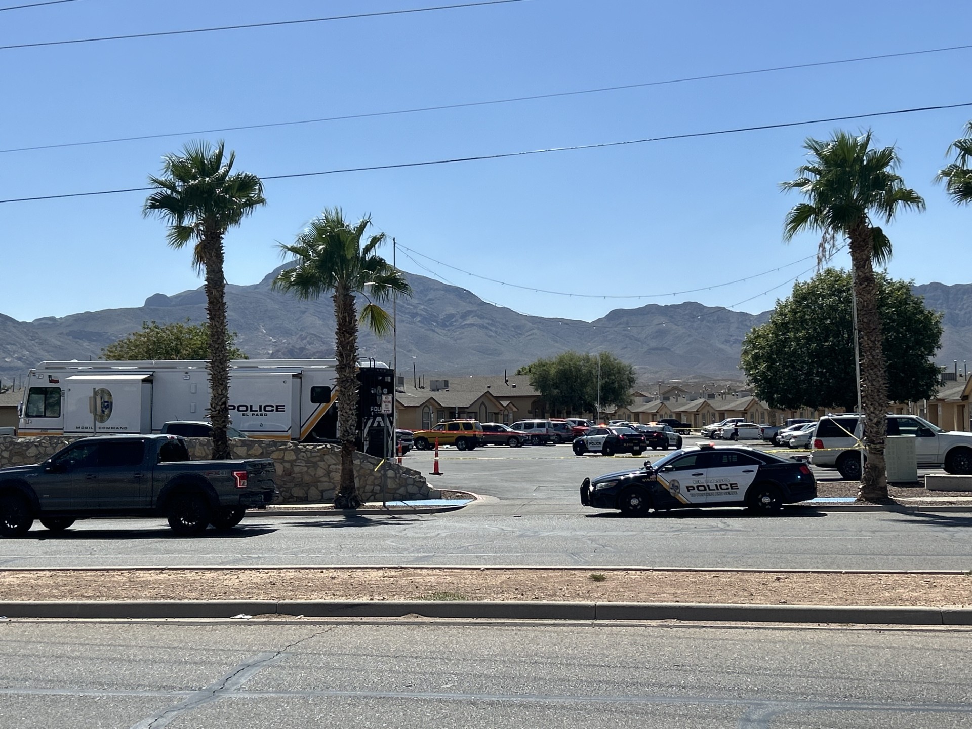The scene of a stabbing investigation in Northeast El Paso.