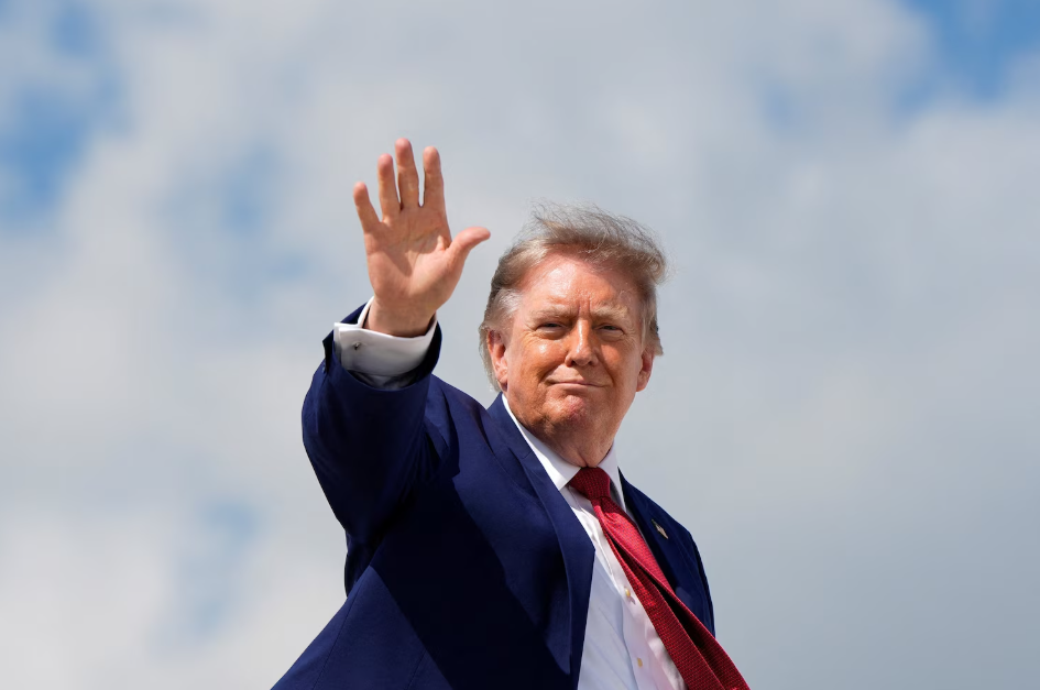 President Donald Trump boards Air Force One at Joint Base Andrews, Maryland, August 7, 2026 as he departs for his New Jersey golf club in Bedminster for the weekend.