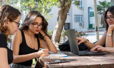 Study: An inside look at how college students think about and use AI