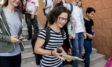 Dry texting: The meaning behind teens&rsquo; short texts